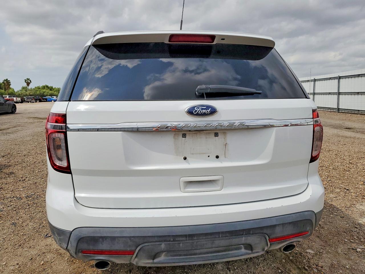 2015 Ford Explorer - Image 6