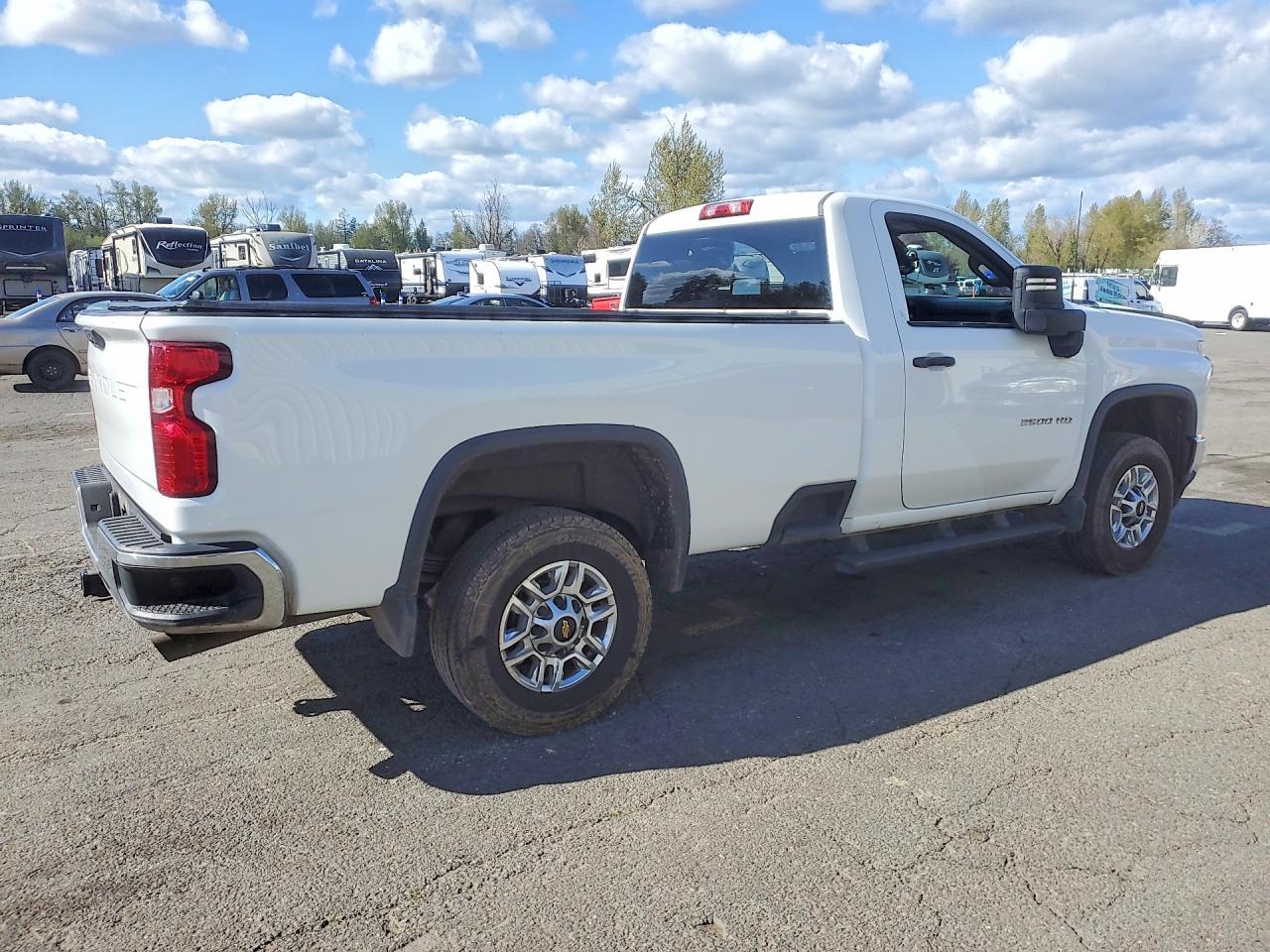 2022 Chevrolet Silverado C2500 Heavy Duty - Фото 3