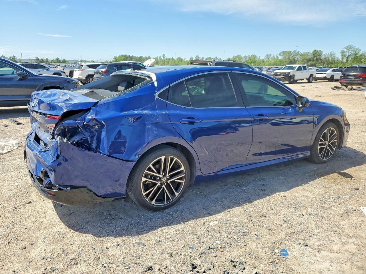 2025 Toyota Camry Xle - Image 3