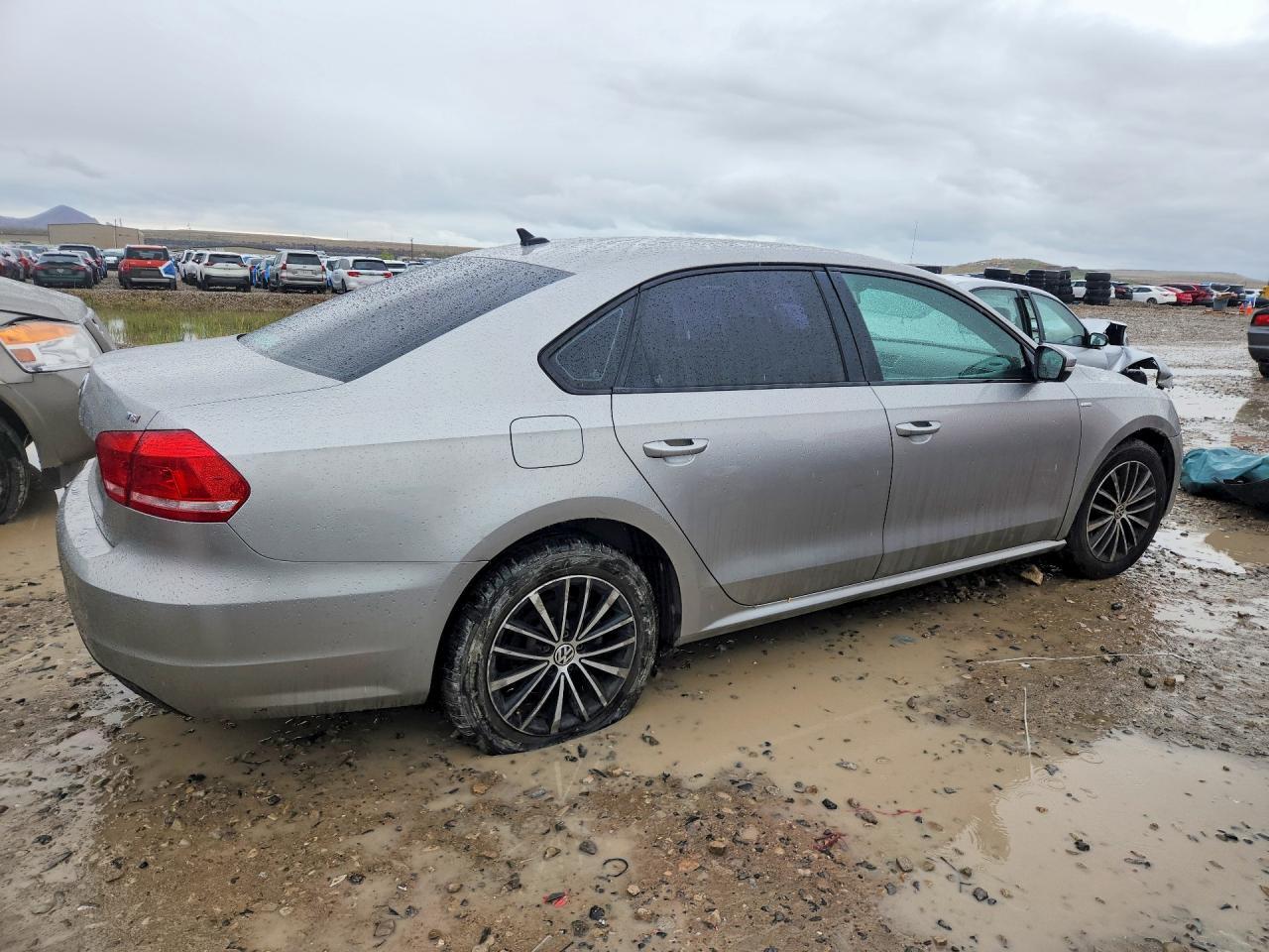 2014 Volkswagen Passat S - Фото 3