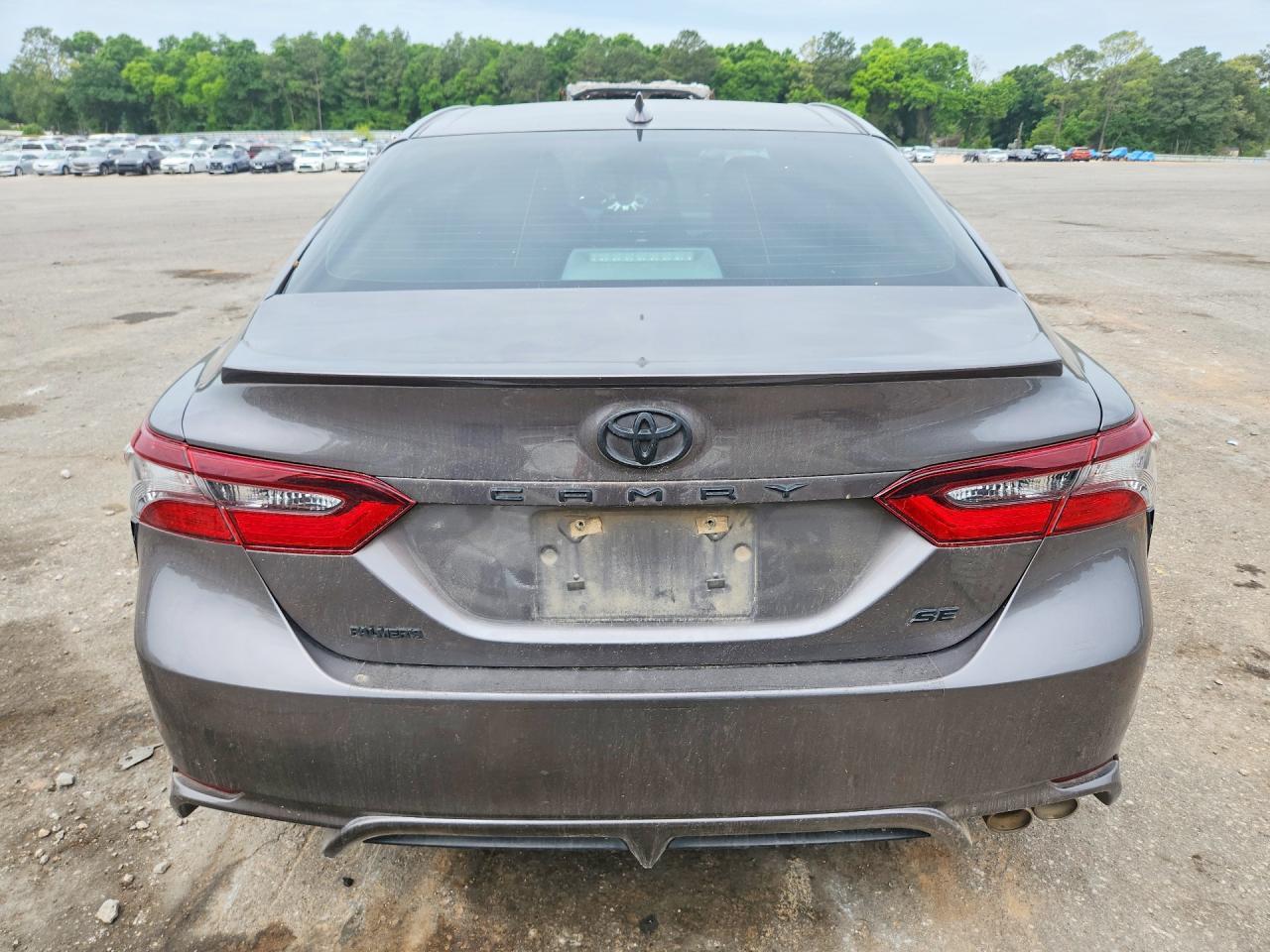 2021 Toyota Camry Se - Image 6