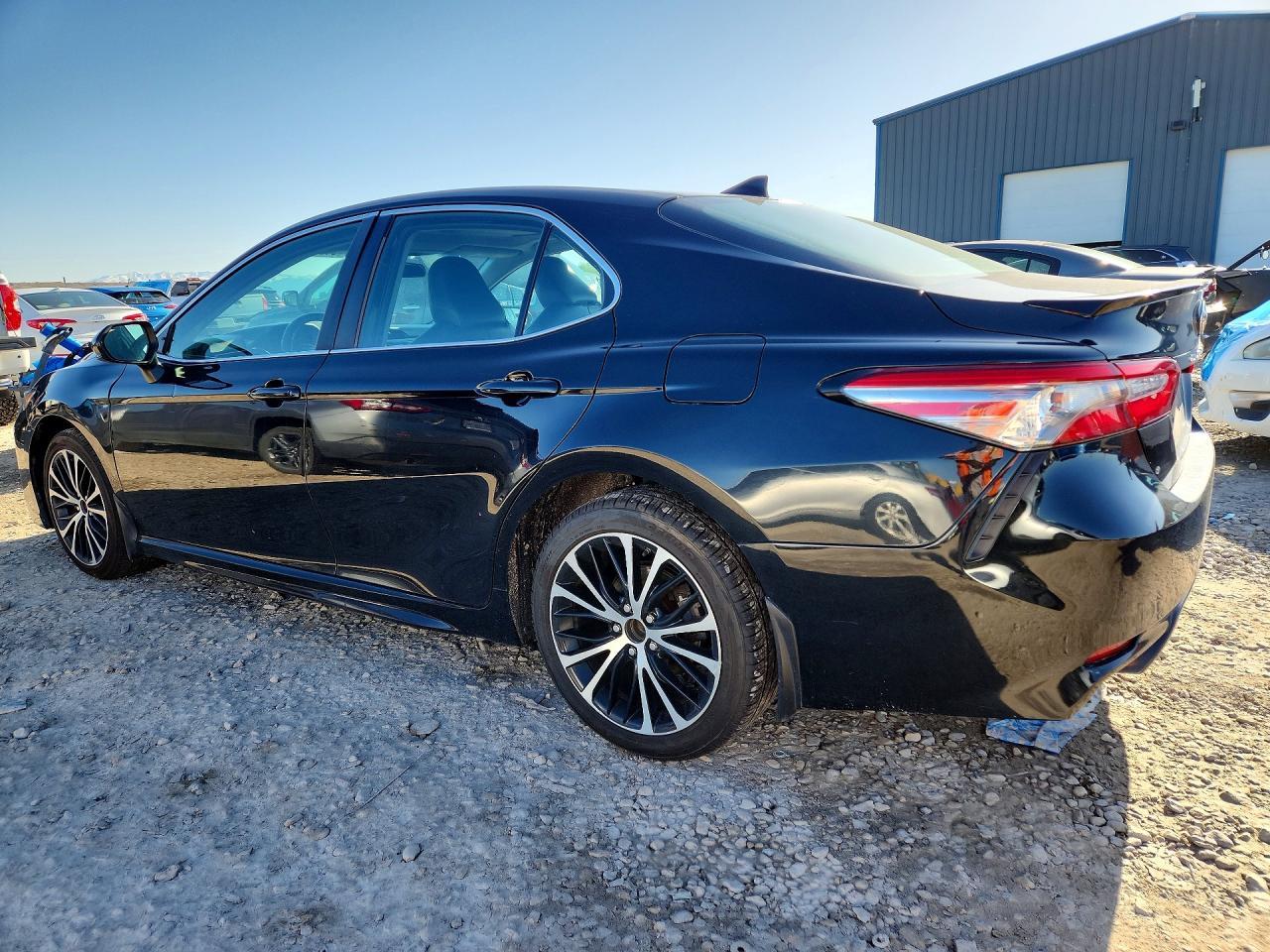 2019 Toyota Camry Se - Фото 2