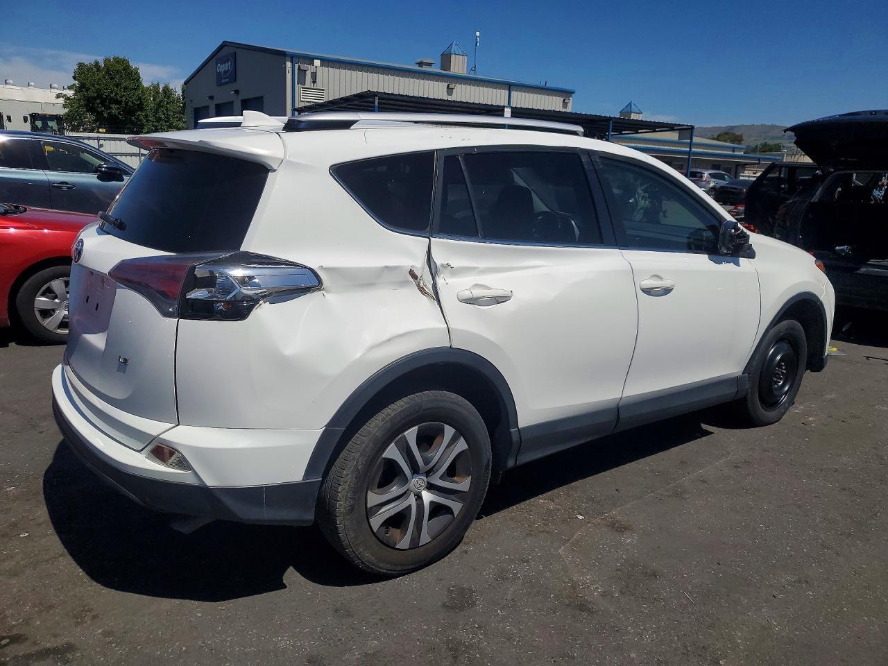 2016 Toyota Rav4 Le - Фото 3