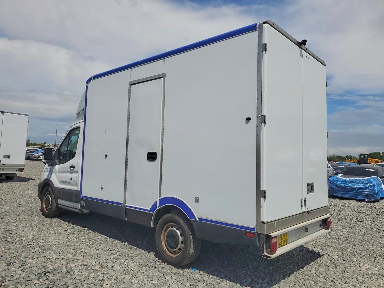 2021 Ford Transit Delivery Truck - Фото 2
