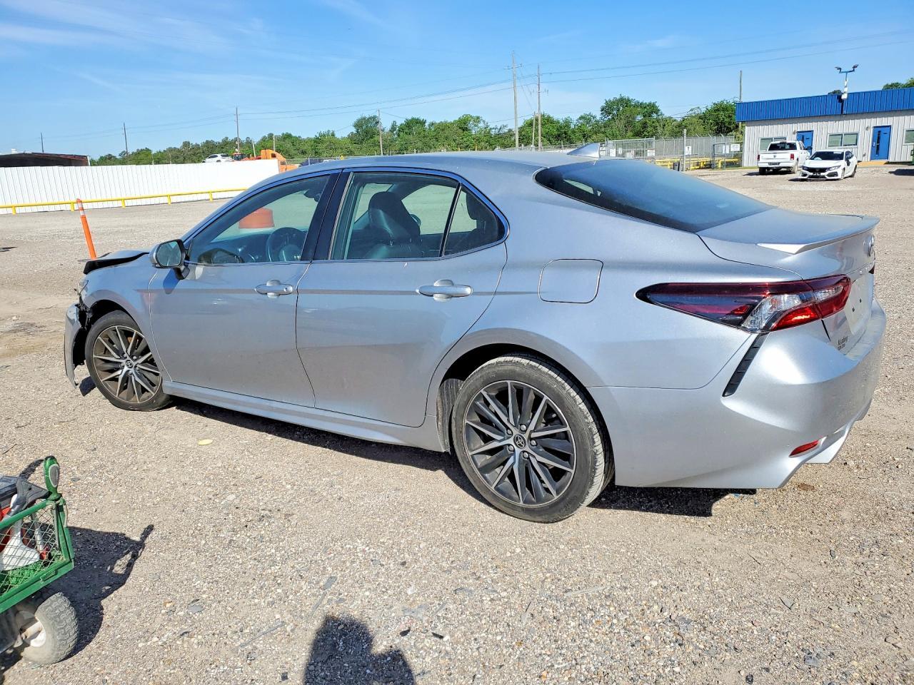 2023 Toyota Camry Se - Фото 2