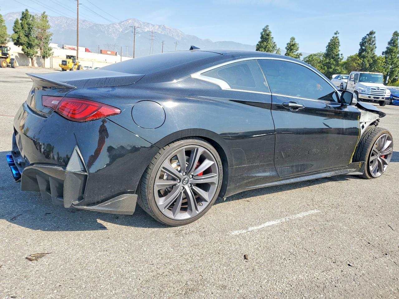2018 Infiniti Q60 Red Sport 400 - Image 3