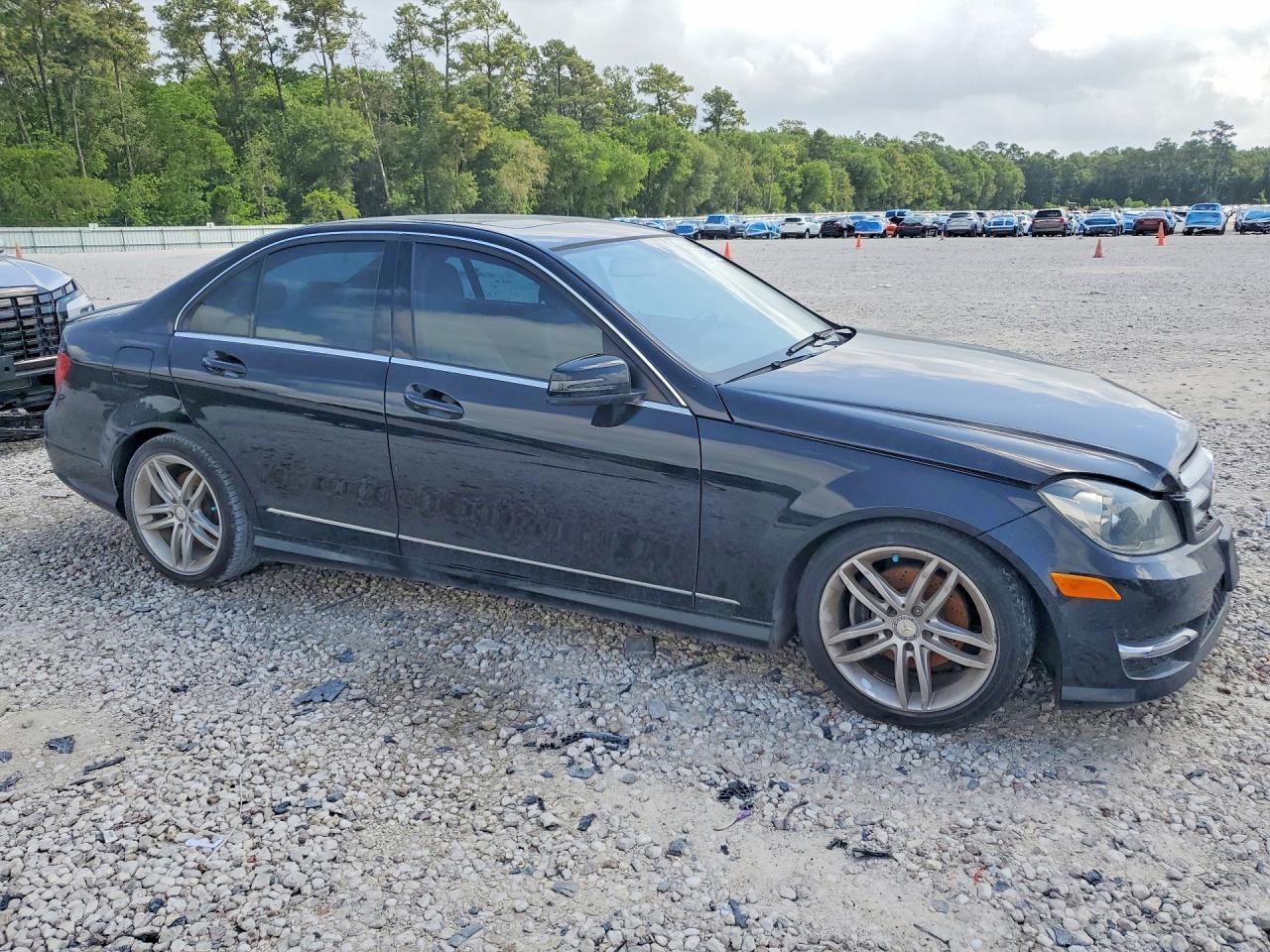2013 Mercedes-Benz C 250 - Image 4