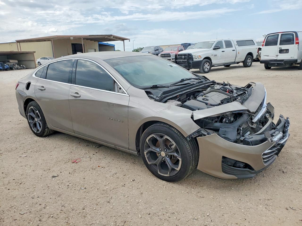 2022 Chevrolet Malibu - Image 4