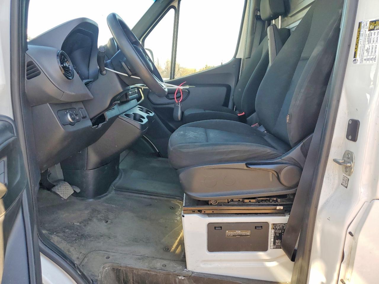 2021 Mercedes Benz Sprinter 2500 Delivery Van - Фото 7