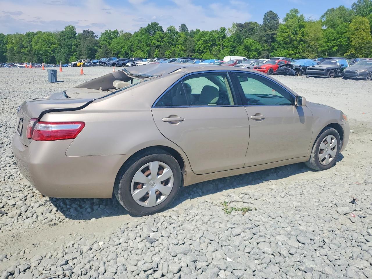 2008 Toyota Camry Le - Фото 3