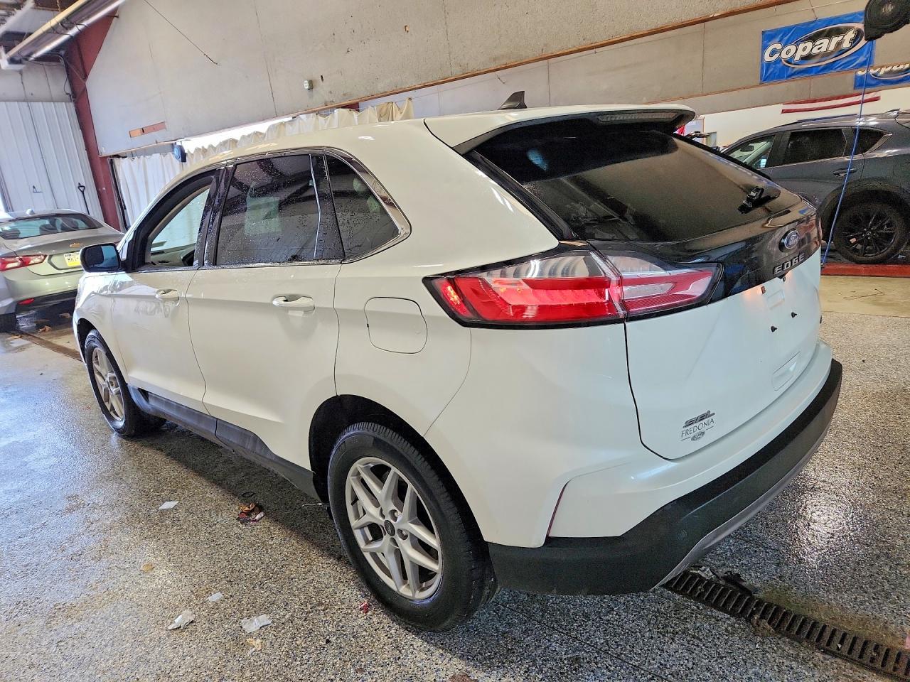 2023 Ford Edge Sel - Image 2