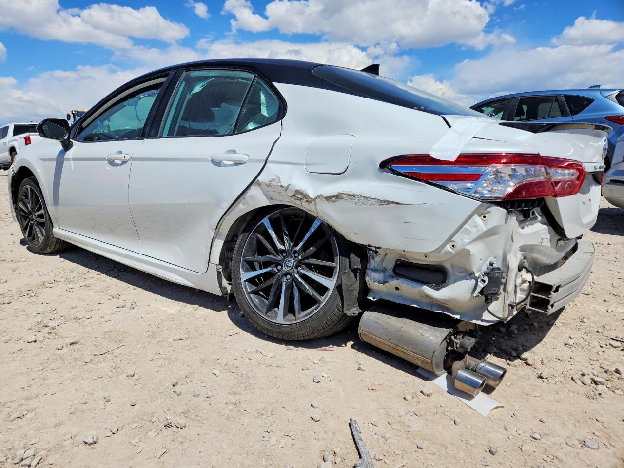 2020 Toyota Camry Xse - Image 2