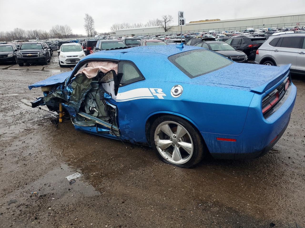 2016 Dodge Challenger R - Image 2