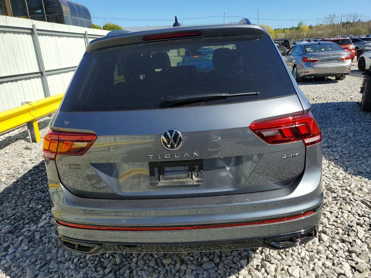 2024 Volkswagen Tiguan Se R-Line Black - Image 6