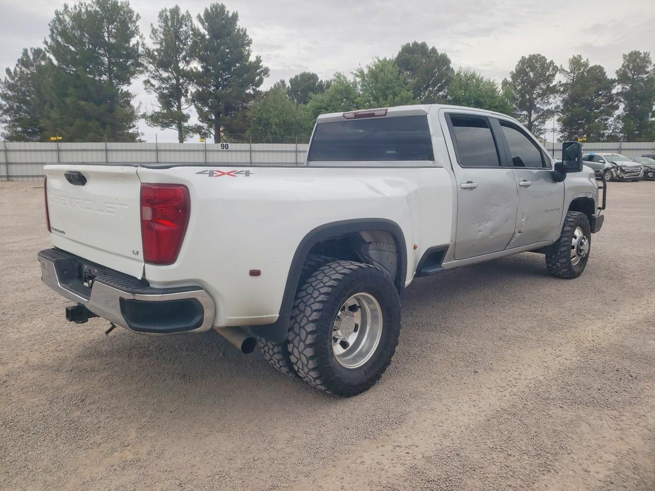 2022 Chevrolet Silverado K3500 Lt - Фото 3
