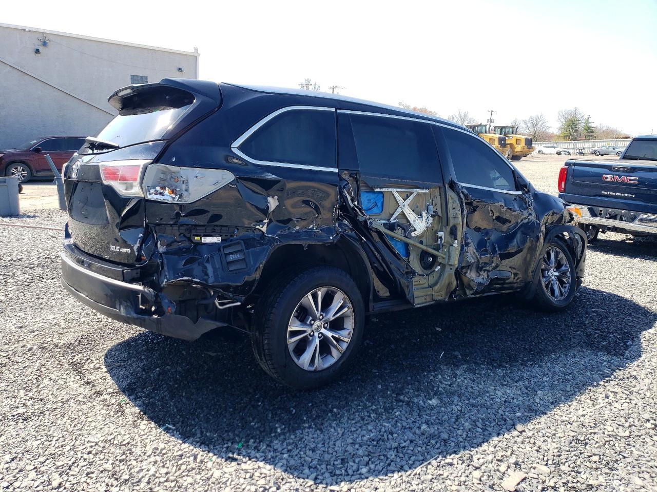 2015 Toyota Highlander Xle - Фото 3