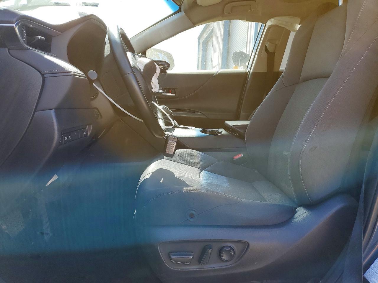 2022 Toyota Venza Le - Image 7