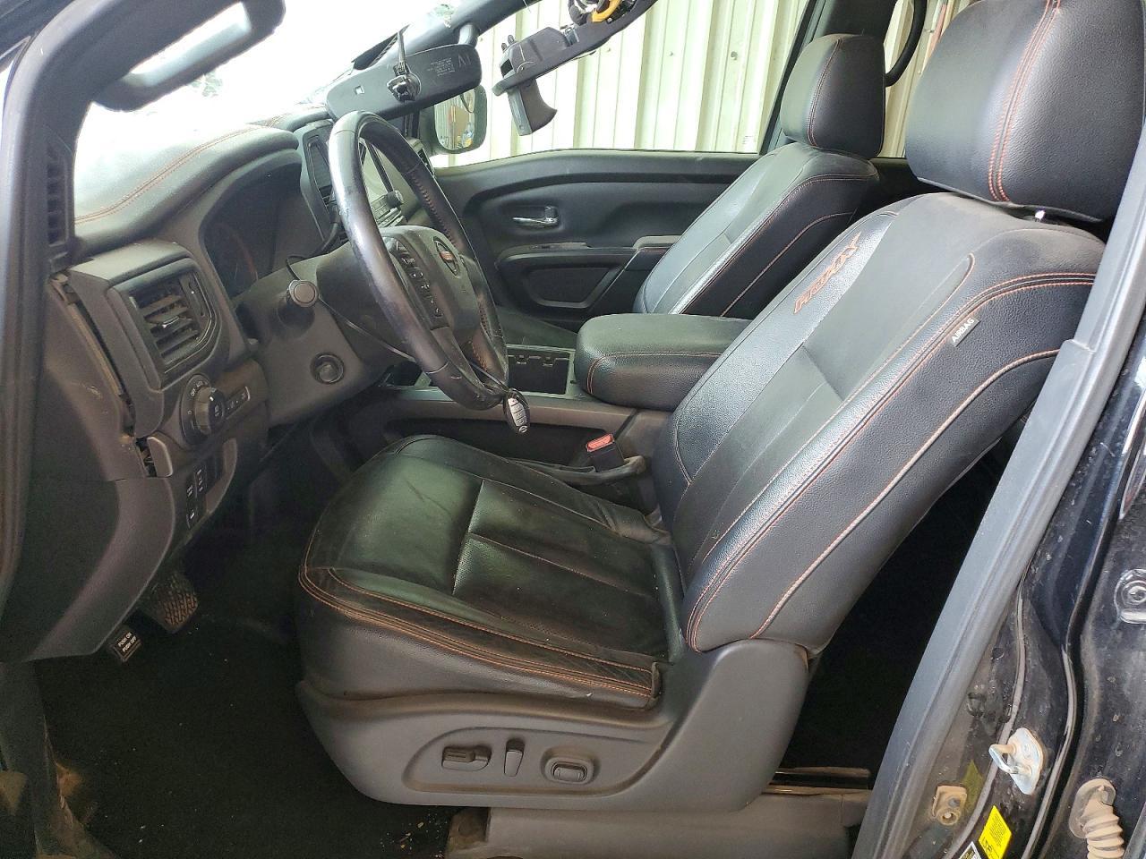 2021 Nissan Titan Pro-4X - Фото 7