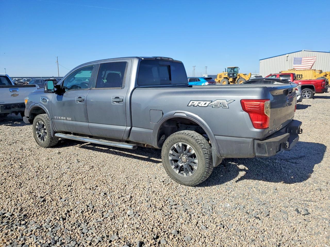 2019 Nissan Titan Xd Pro-4X - Фото 2