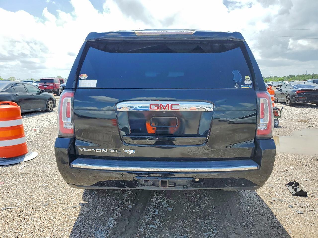 2017 GMC Yukon Xl Denali - Image 6