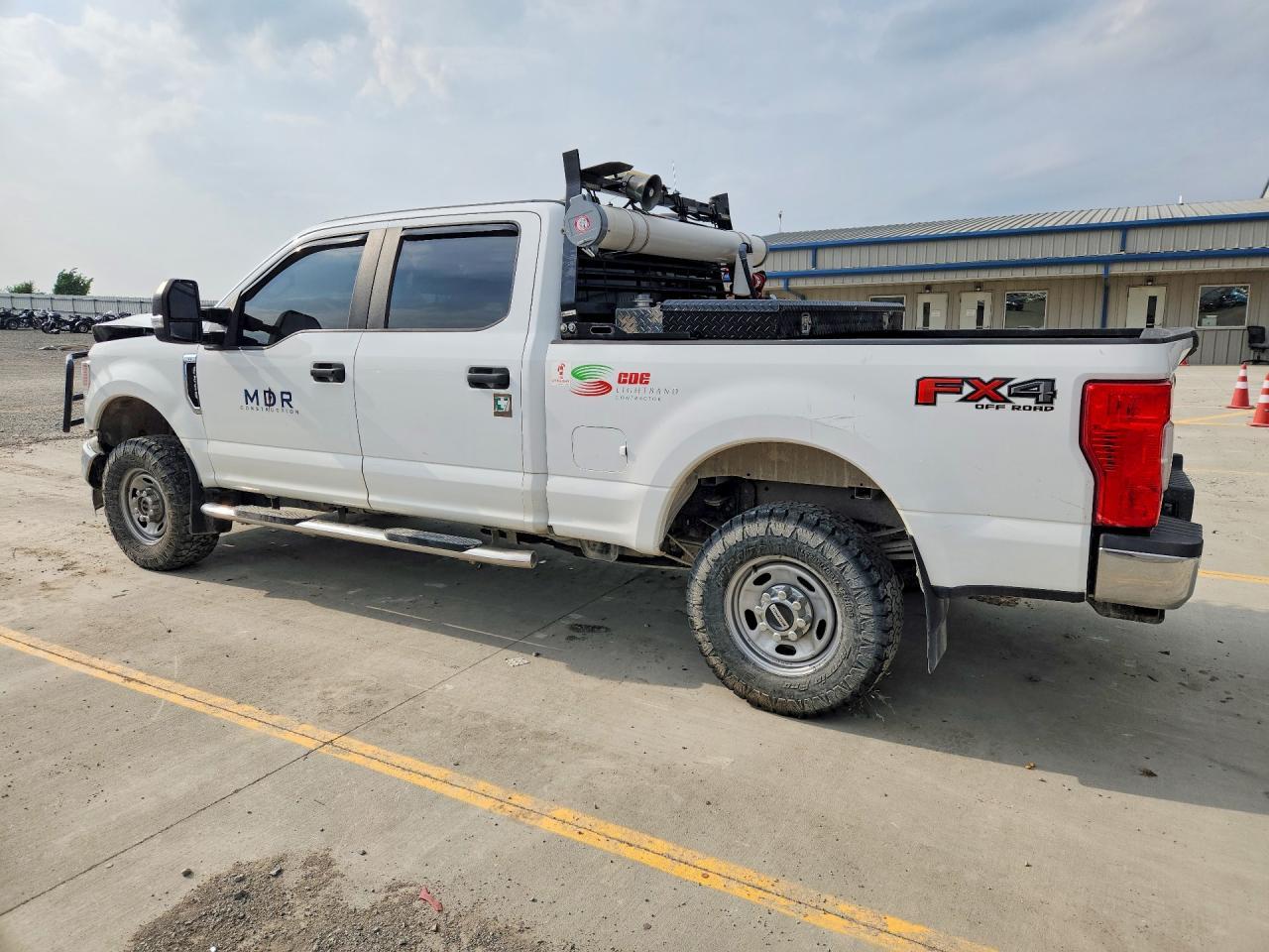 2022 Ford F250 Super Duty - Image 2