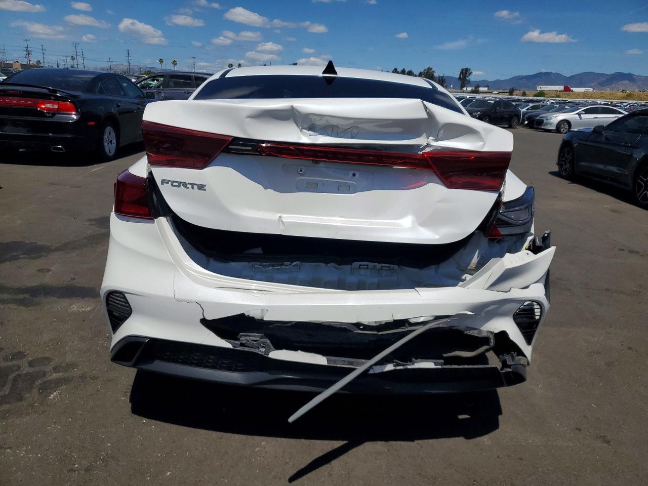 2022 Kia Forte Lxs - Фото 6