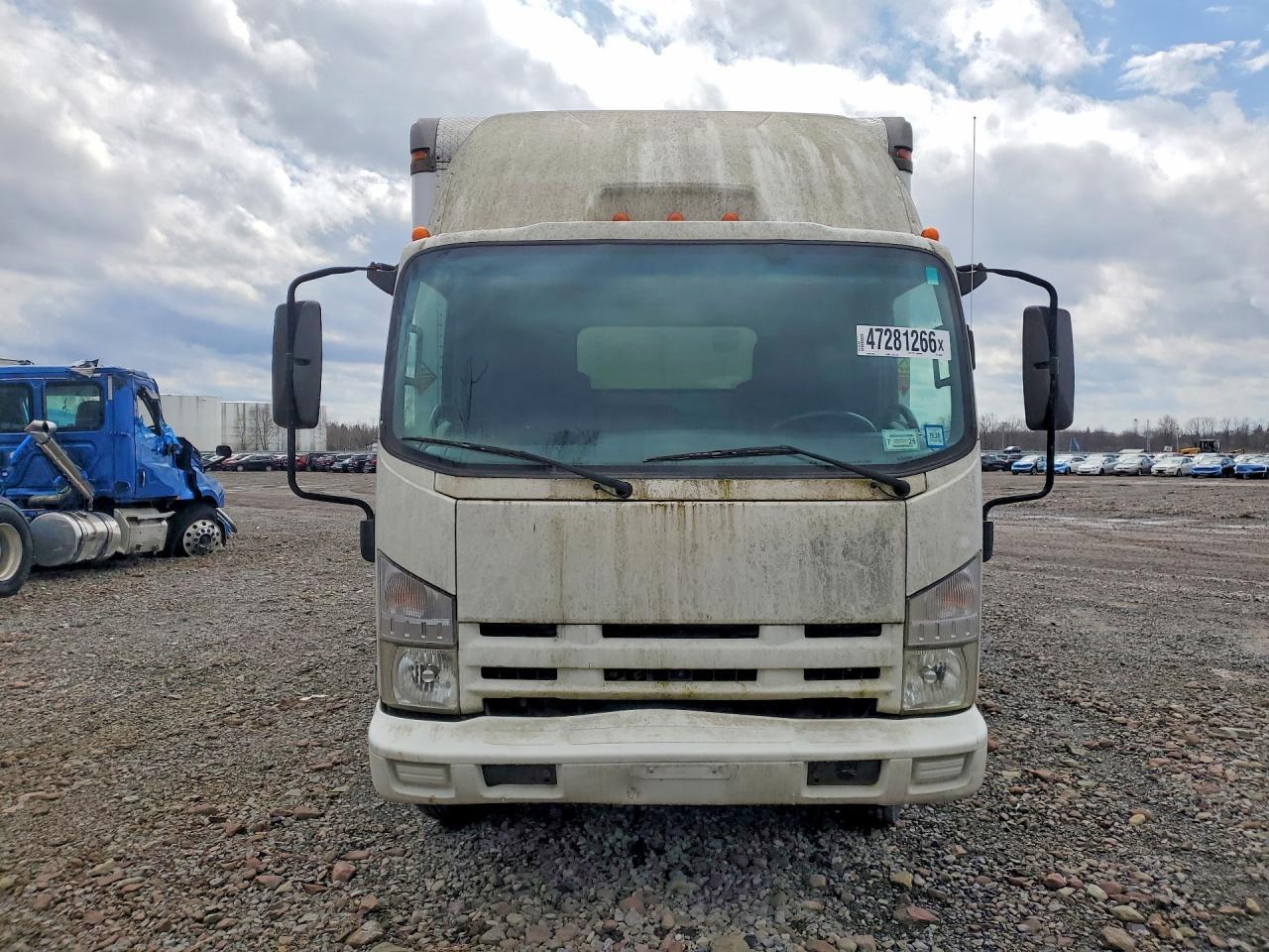 2009 Isuzu Npr Delivery Truck - Image 5