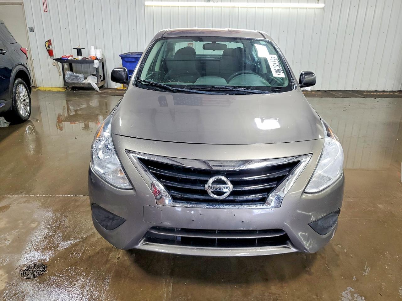 2015 Nissan Versa 1.6 S Plus - Image 5