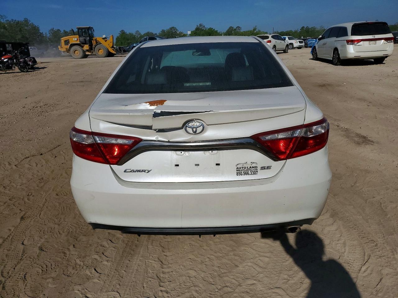 2017 Toyota Camry Se - Image 6