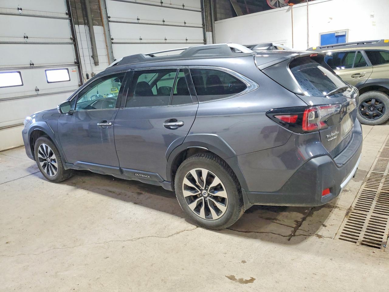 2023 Subaru Outback Touring - Фото 2