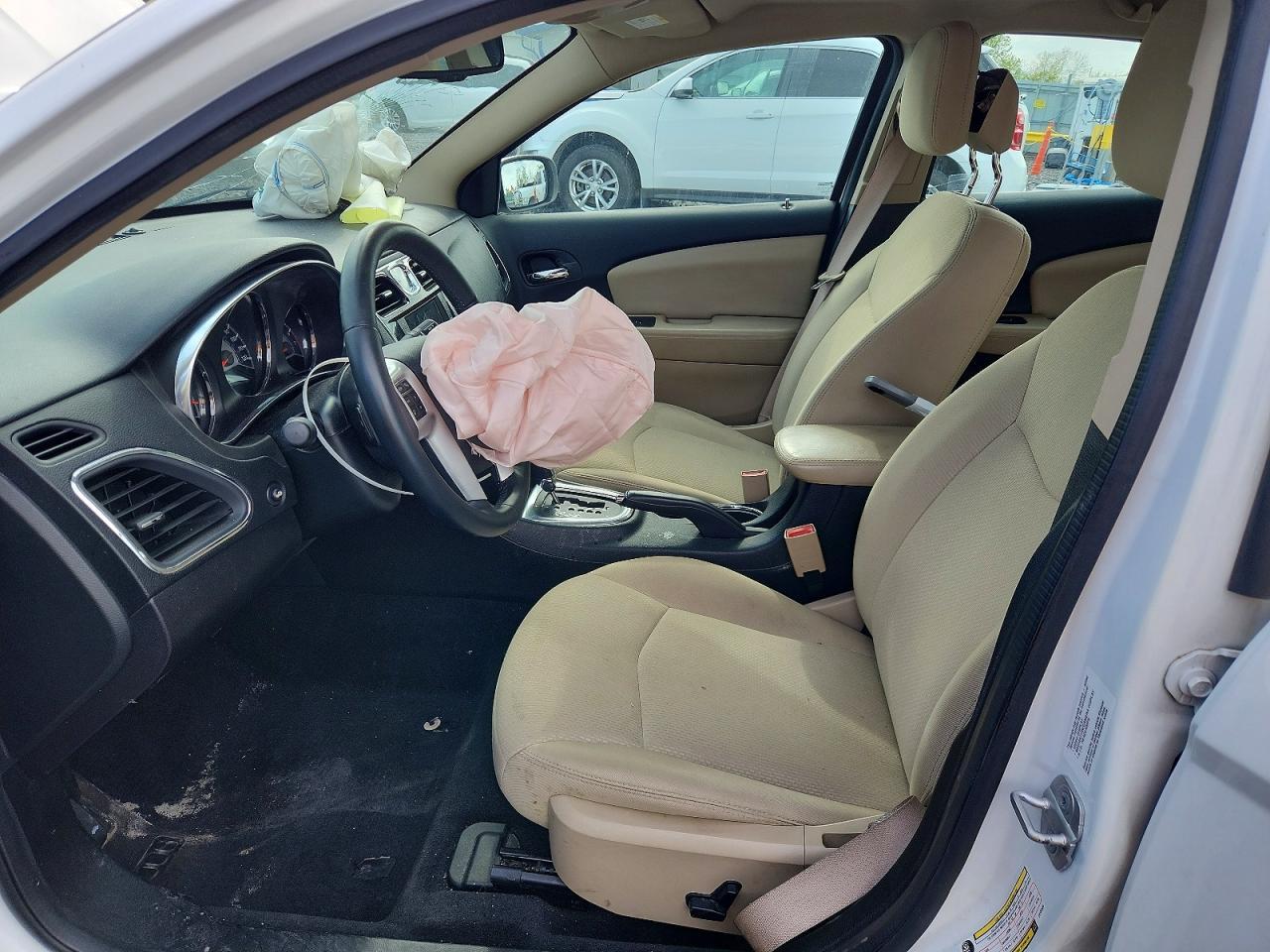 2014 Chrysler 200 Limited - Фото 7