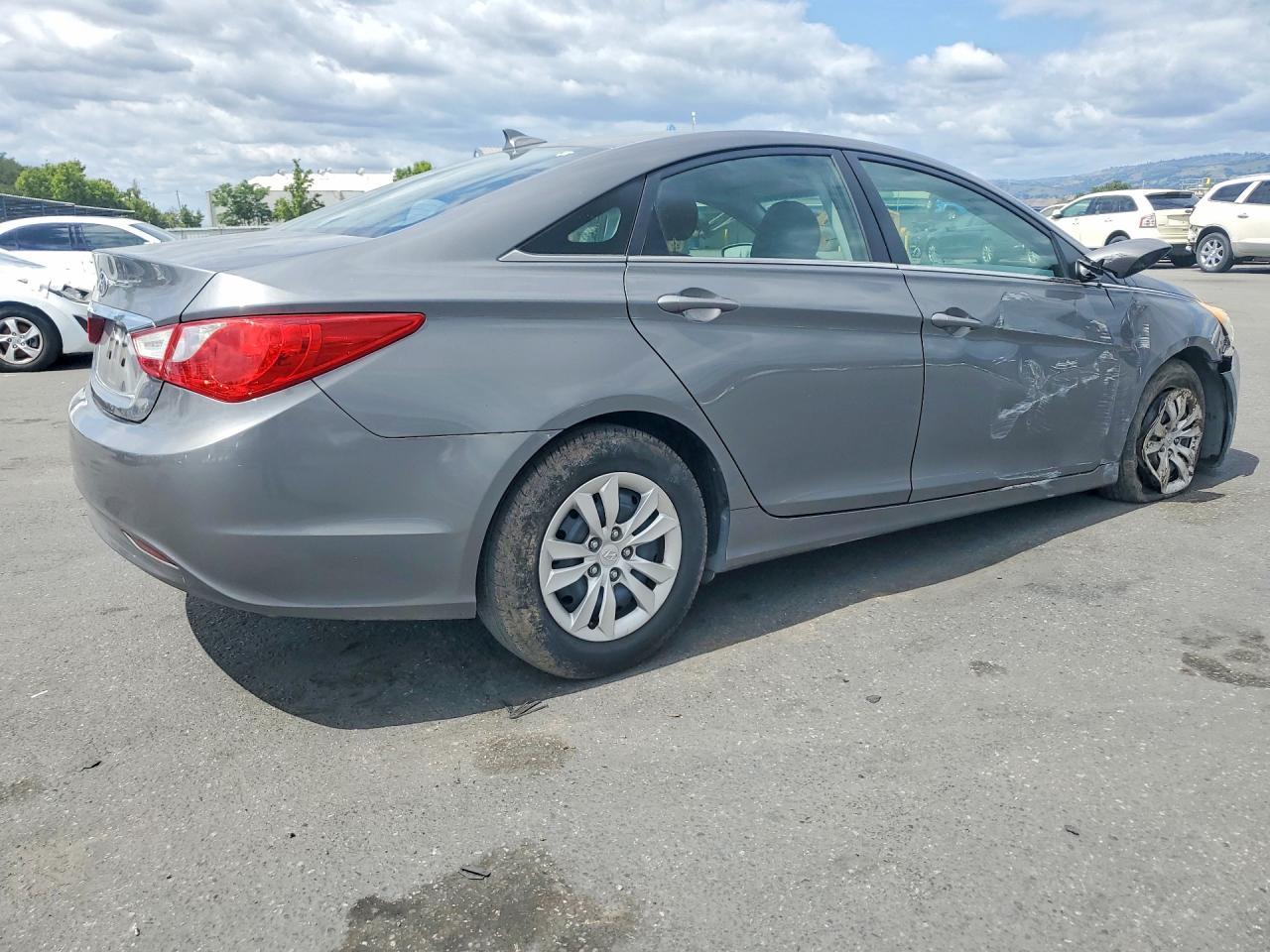 2013 Hyundai Sonata Gls - Image 3