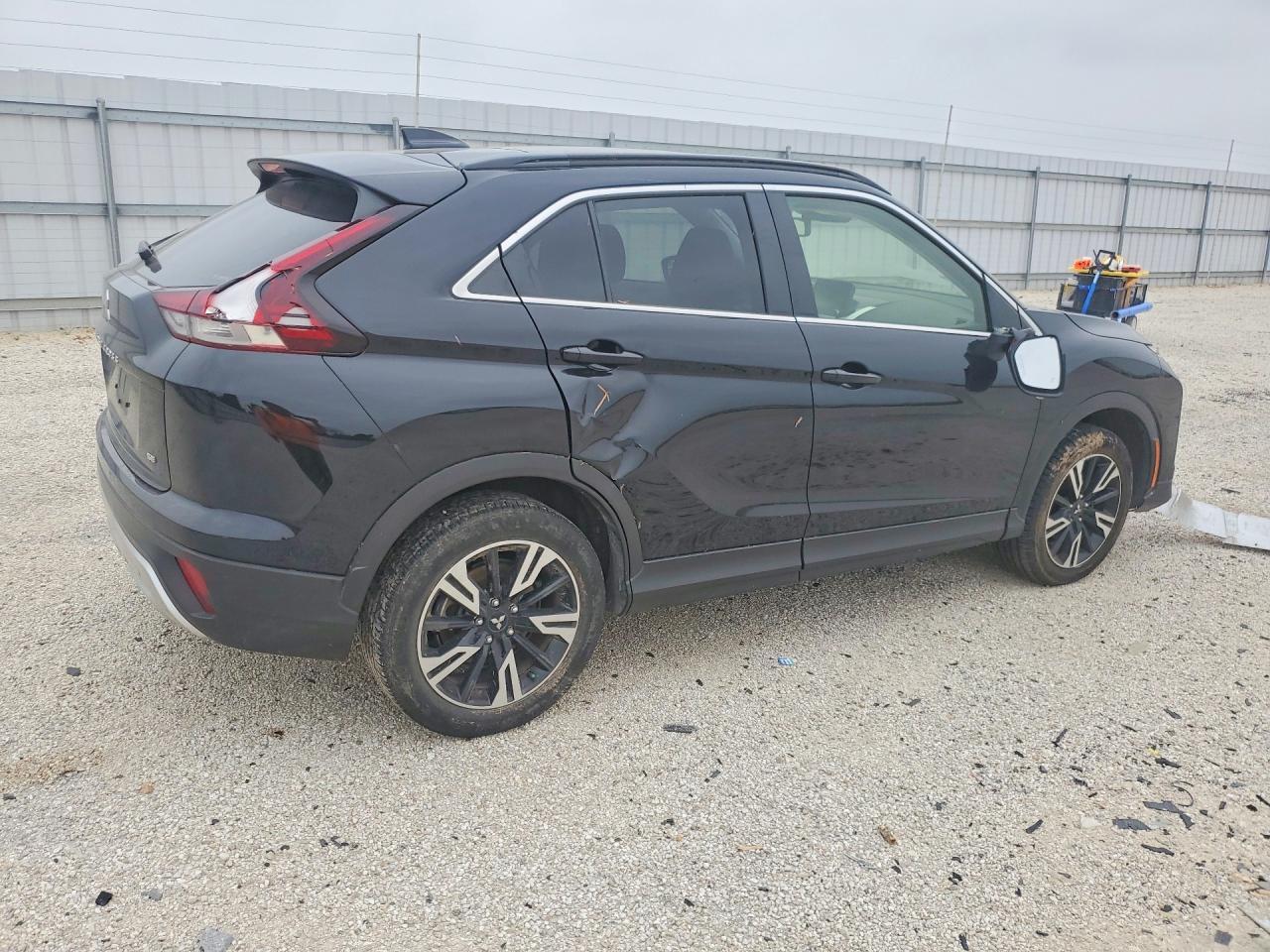 2024 Mitsubishi Eclipse Cross Se - Image 3