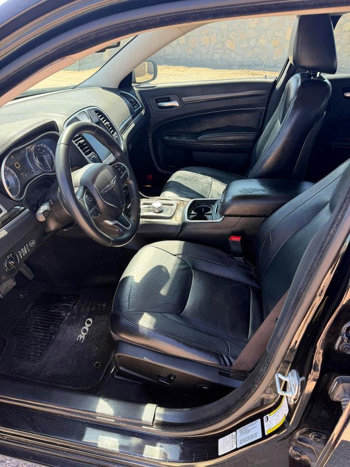 2015 Chrysler 300 Limited - Image 5