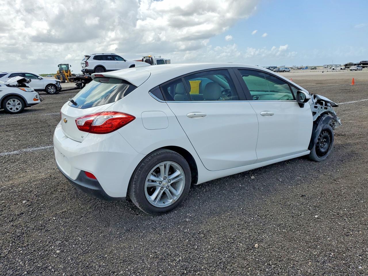 2017 Chevrolet Cruze Lt - Фото 3