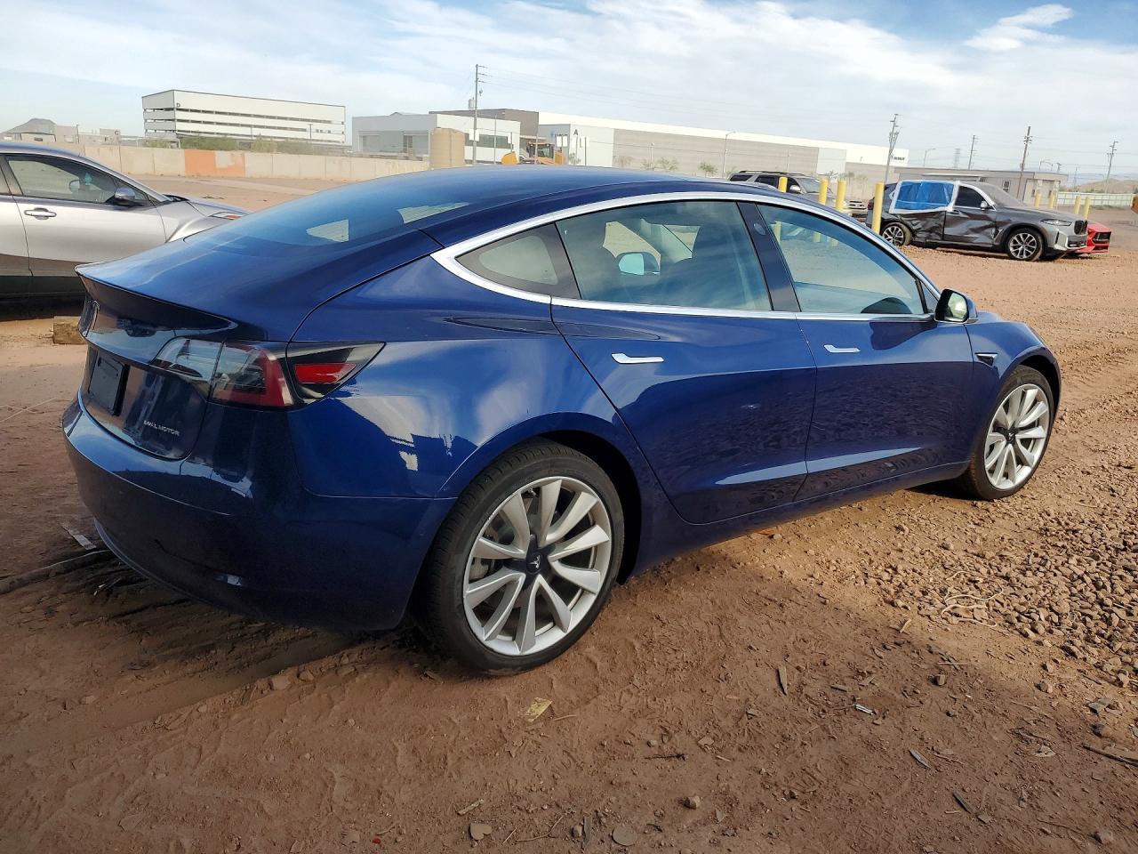 2019 Tesla Model 3 - Фото 3