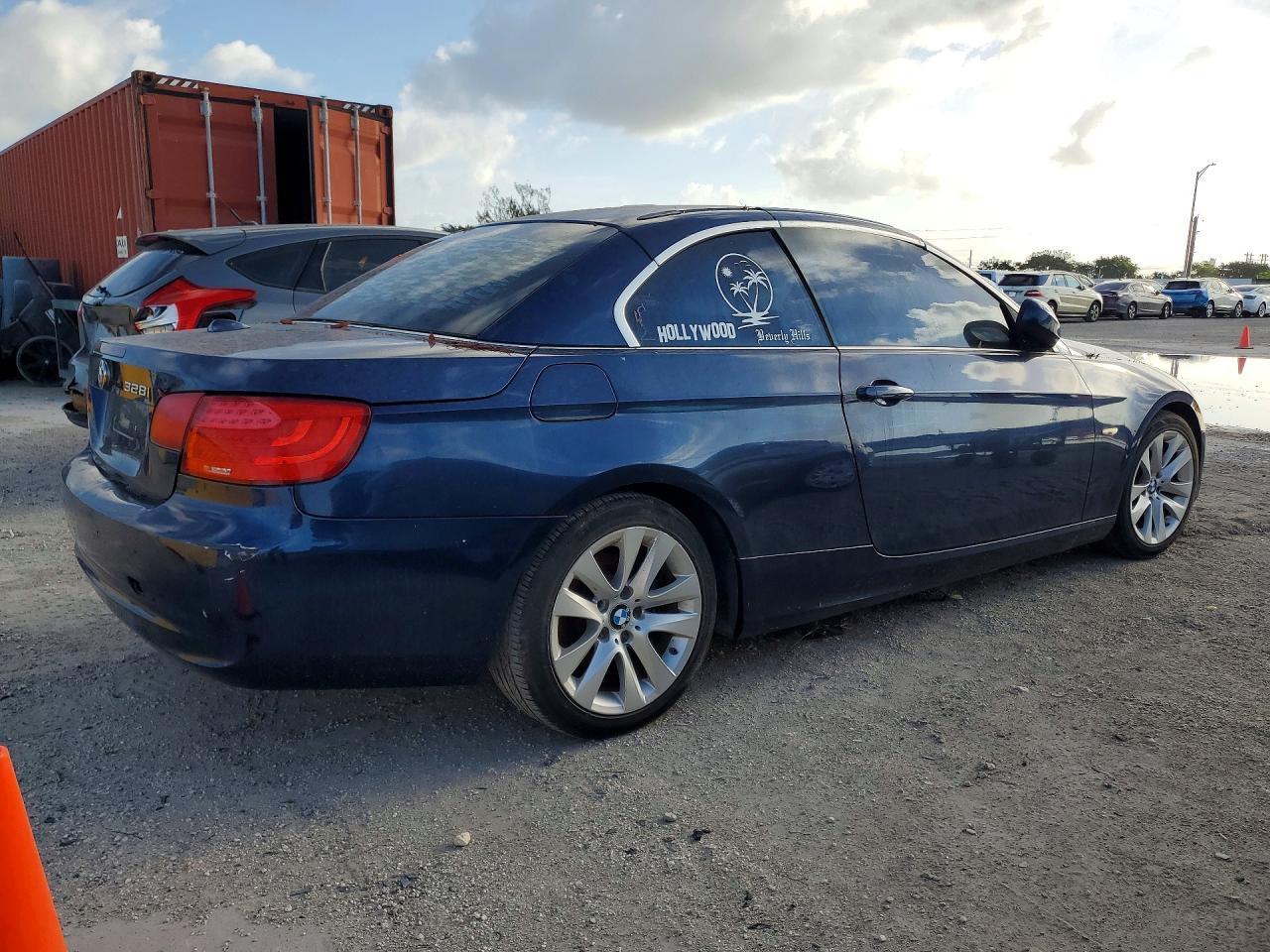 2012 BMW 328 I - Image 3