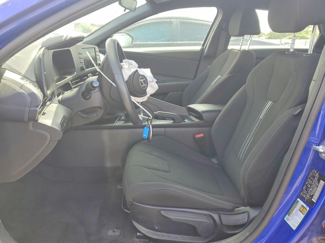 2025 Hyundai Elantra Sel Sport - Image 7