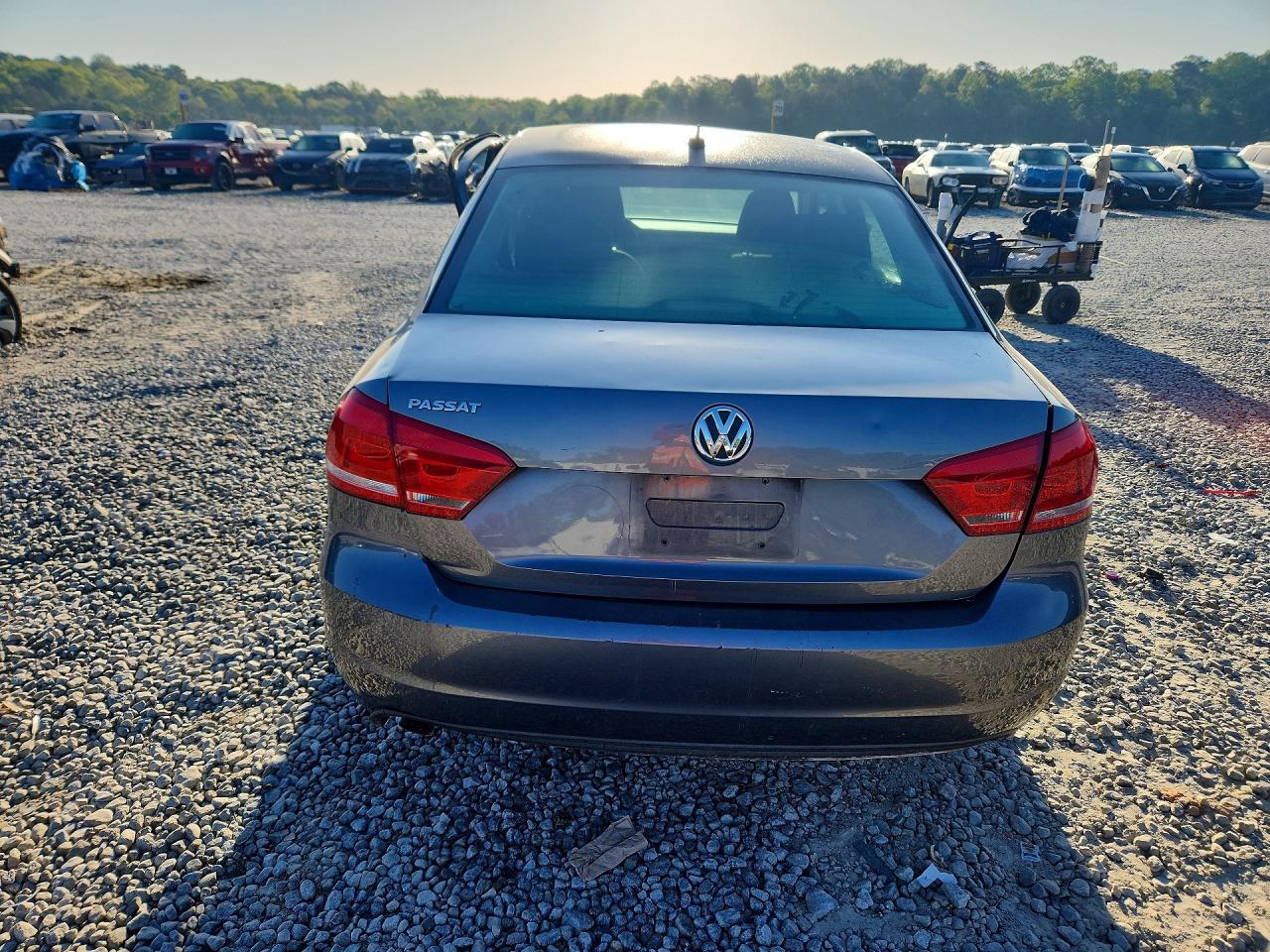 2013 Volkswagen Passat S - Image 6