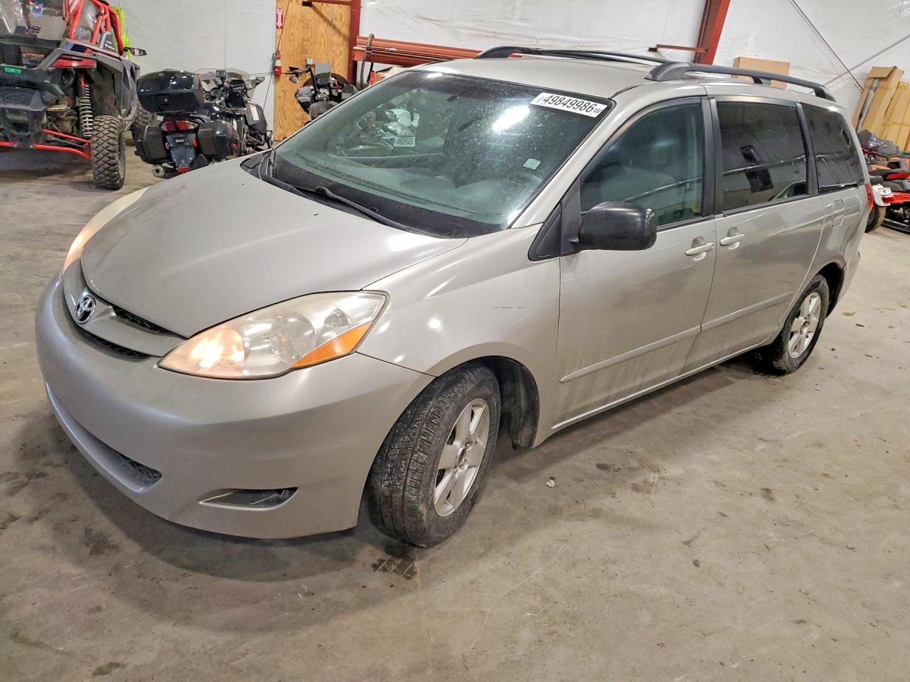 2010 Toyota Sienna Le 7-Passenger