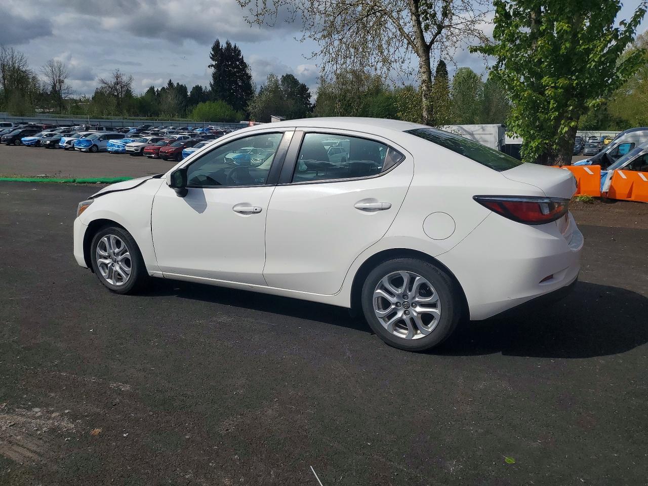 2017 Toyota Yaris Ia Base - Image 2