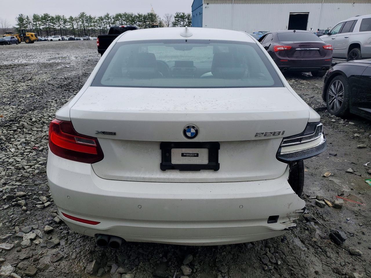 2015 BMW 228 Xi - Фото 6