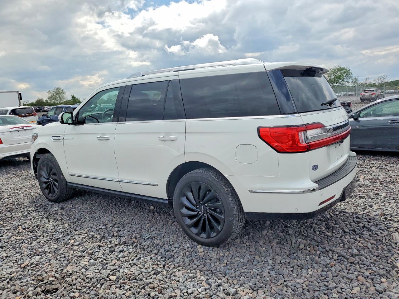 2021 Lincoln Navigator Reserve - Фото 2