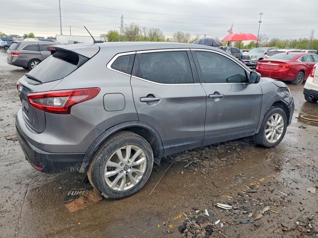 2021 Nissan Rogue Sport S - Image 3