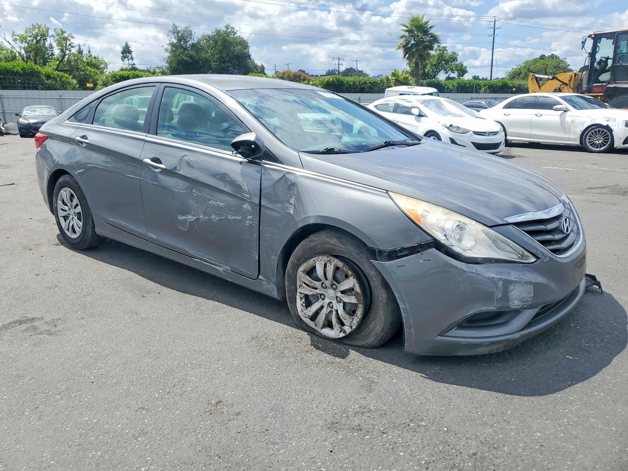 2013 Hyundai Sonata Gls - Image 4