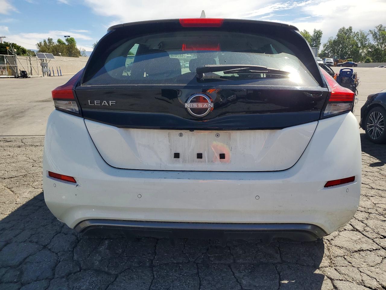 2025 Nissan Leaf S - Image 6
