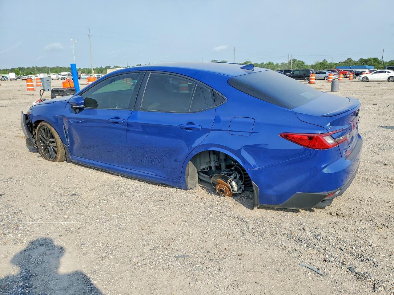 2025 Toyota Camry Se - Image 2