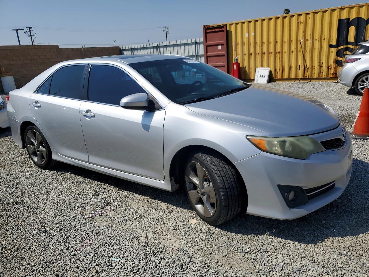 2014 Toyota Camry Se Sport - Image 4