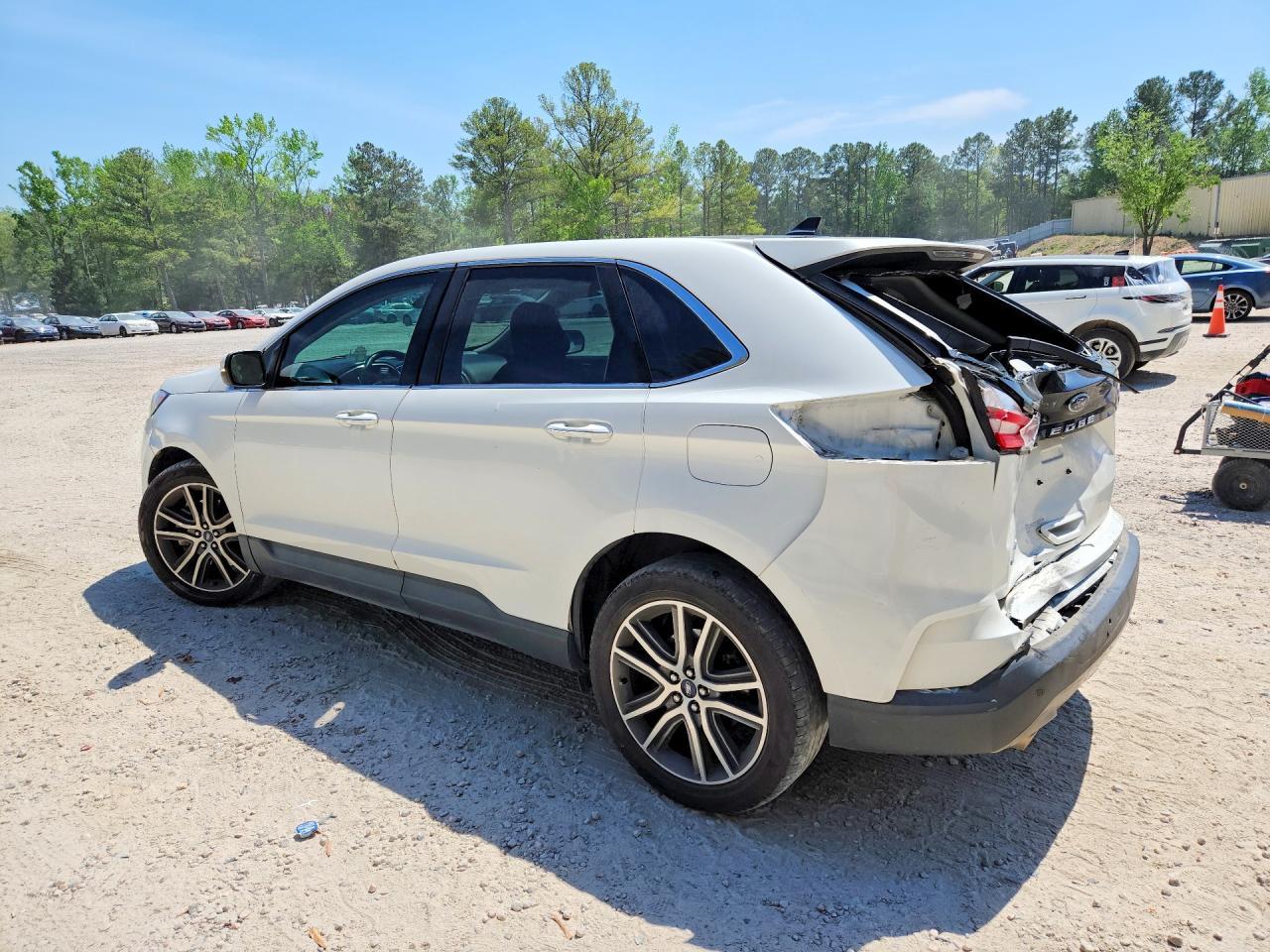 2021 Ford Edge Titanium - Image 2