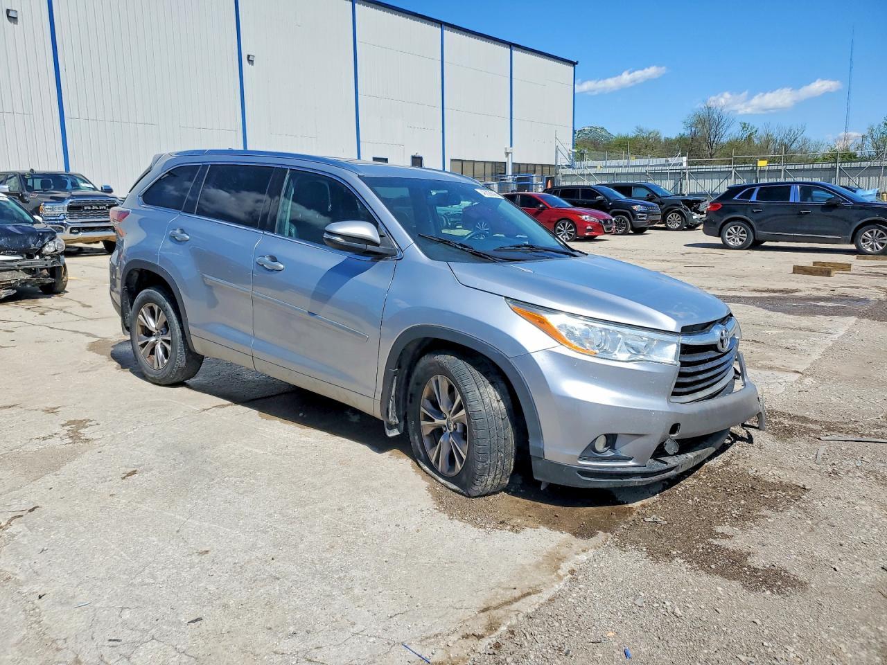 2014 Toyota Highlander Xle - Фото 4